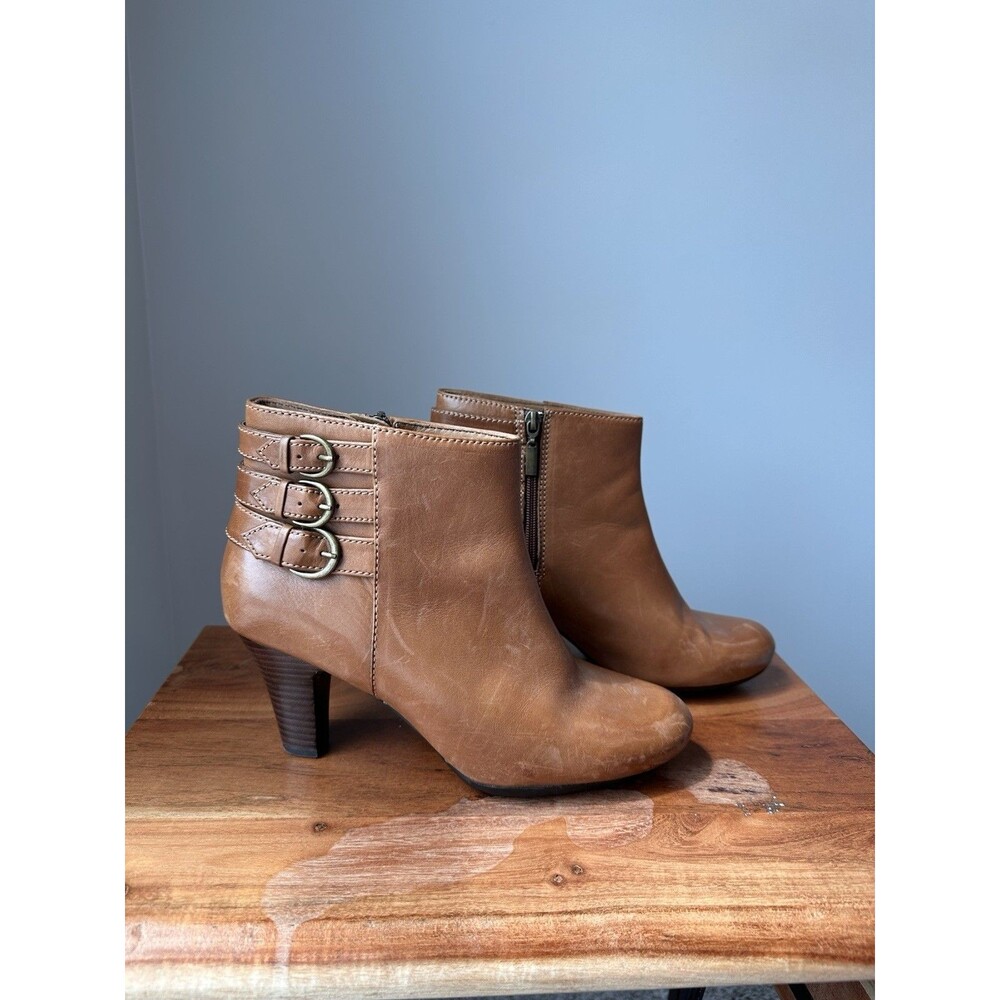 Clarks Artisan Tan Brown Leather Ankle Booties Triple Strap Buckle Heel Size 9